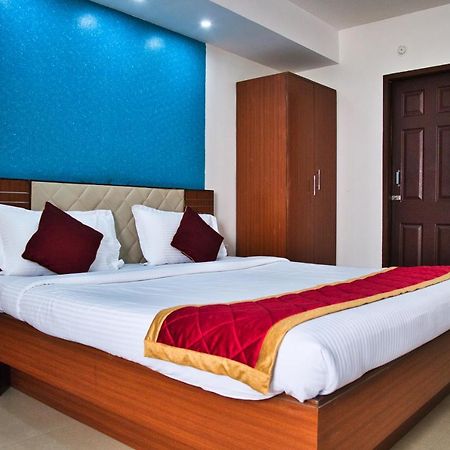 Business Inn Бангалор Екстериор снимка