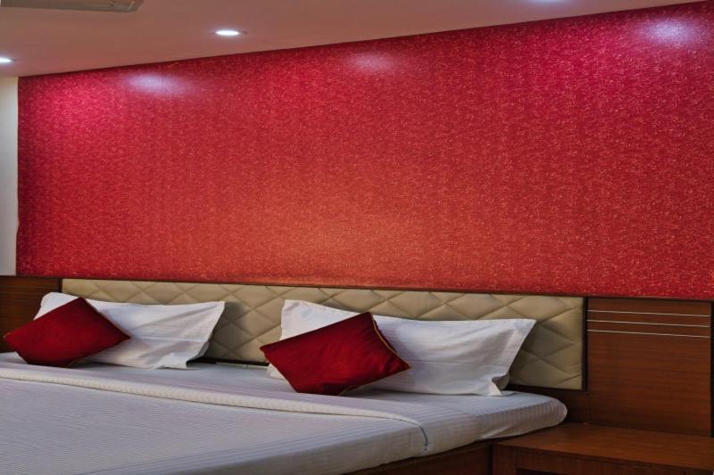 Business Inn Бангалор Екстериор снимка